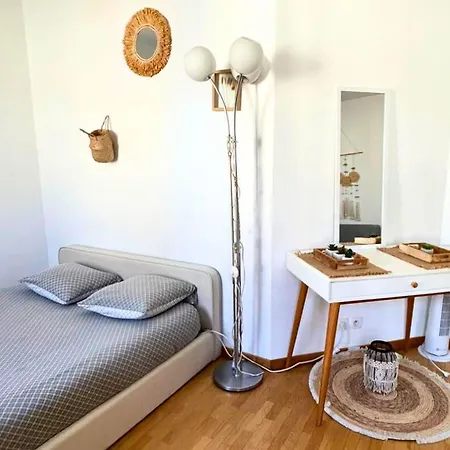 Cosy Avec Smart Tv & Wi-fi Apartment